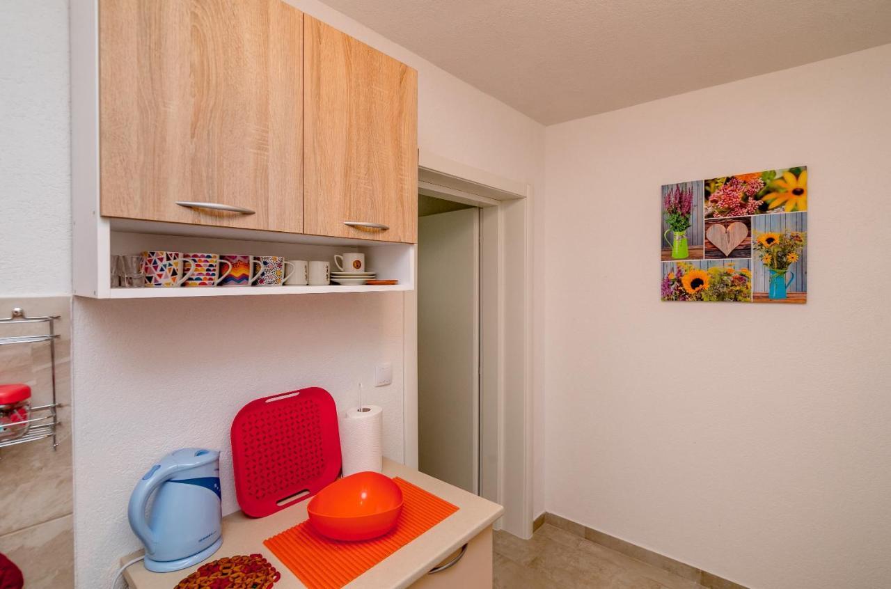 Apartments Mitrovic Luštica Eksteriør bilde