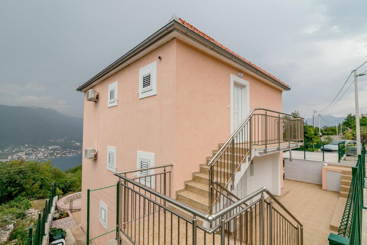 Apartments Mitrovic Luštica Eksteriør bilde