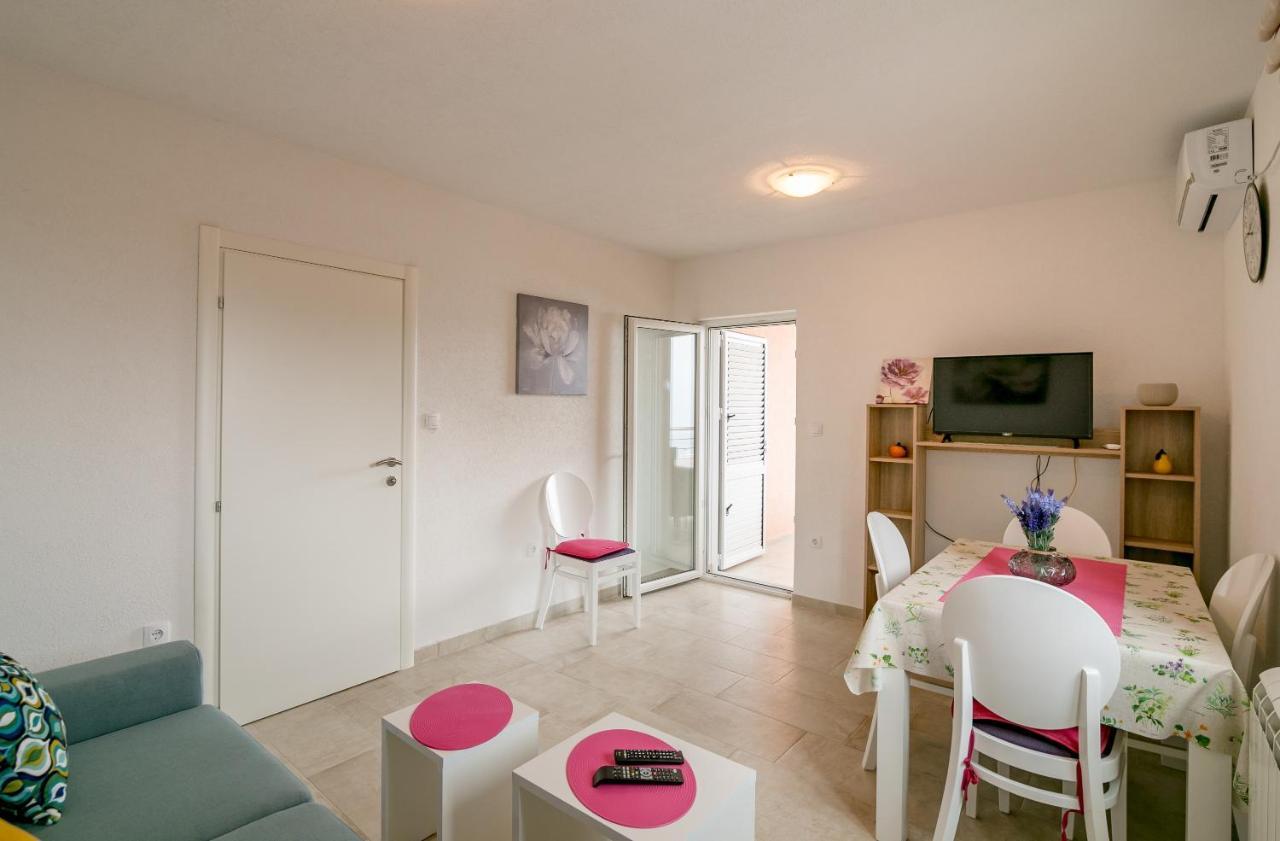 Apartments Mitrovic Luštica Eksteriør bilde