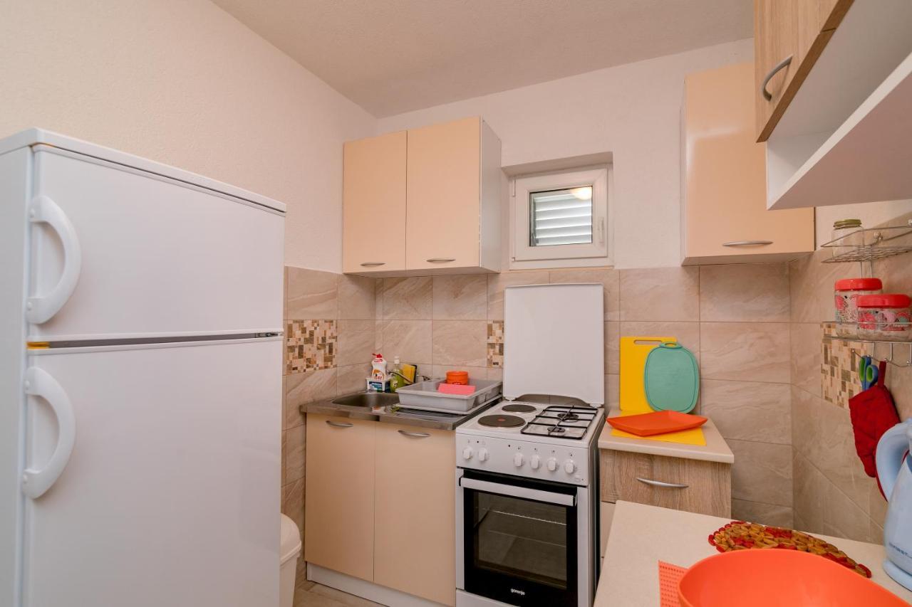 Apartments Mitrovic Luštica Eksteriør bilde