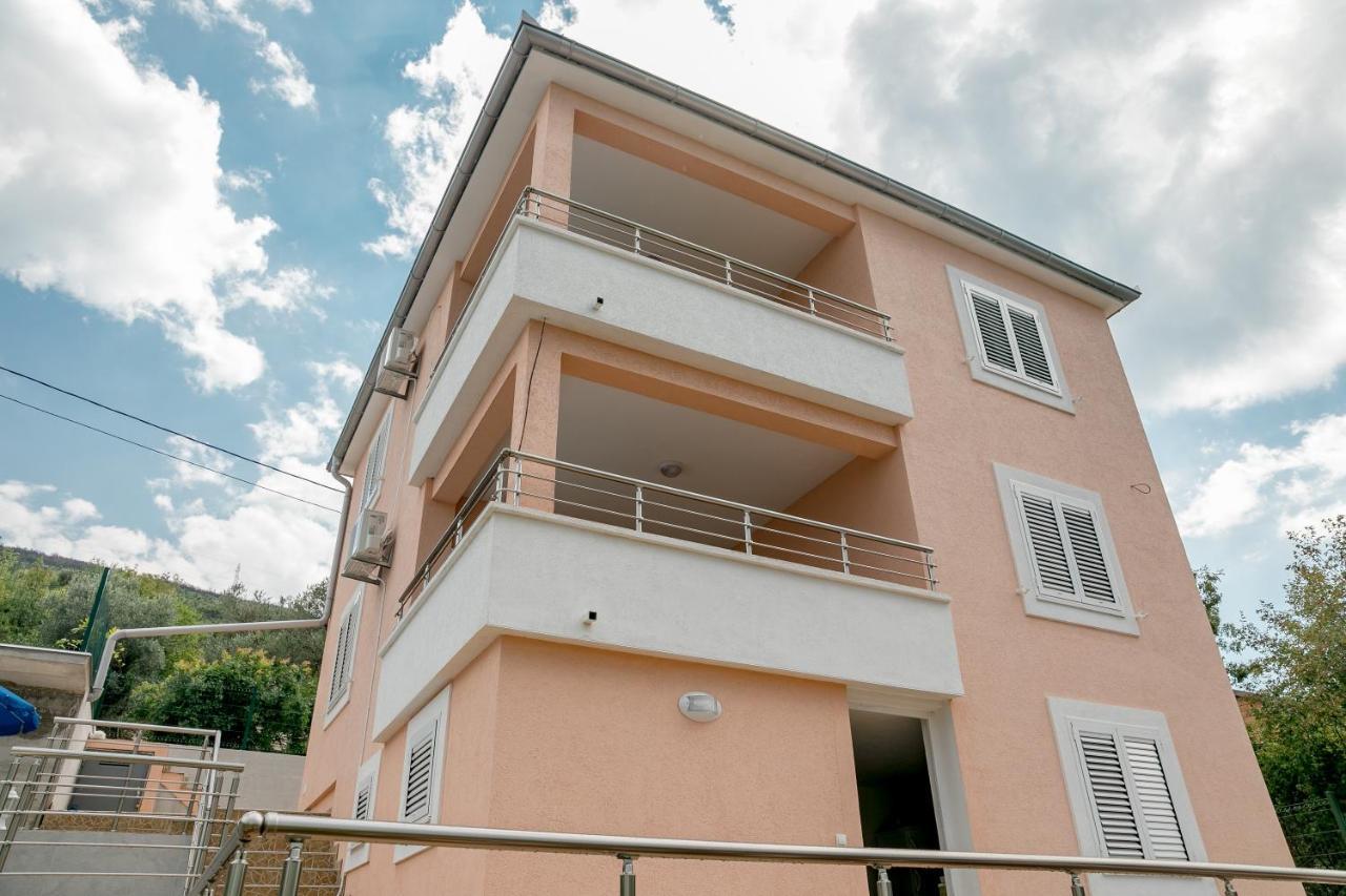 Apartments Mitrovic Luštica Eksteriør bilde